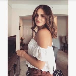 Meet your Posher, Nina
